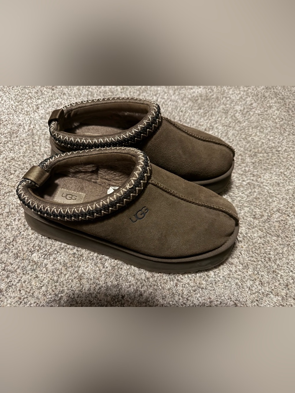 UGG platform Tazz slippers